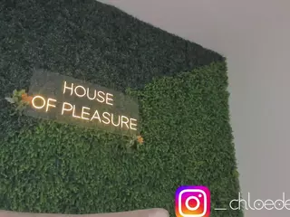 Chloe Dee's Live Sex Cam Show