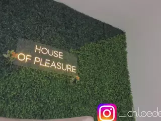 Chloe Dee's Live Sex Cam Show