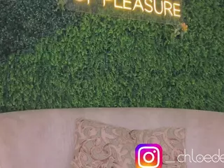 Chloe Dee's Live Sex Cam Show