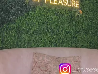 Chloe Dee's Live Sex Cam Show
