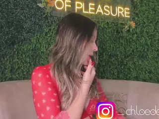 Chloe Dee's Live Sex Cam Show