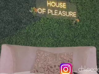 Chloe Dee's Live Sex Cam Show