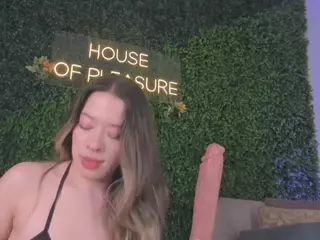 Chloe Dee's Live Sex Cam Show