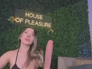 Chloe Dee's Live Sex Cam Show