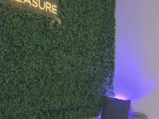Chloe Dee's Live Sex Cam Show