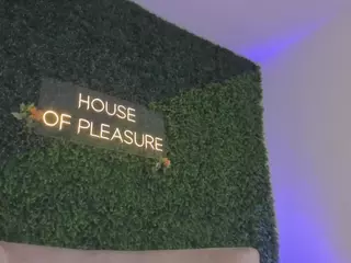 Chloe Dee's Live Sex Cam Show