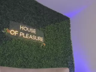 Chloe Dee's Live Sex Cam Show