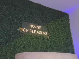 Chloe Dee's Live Sex Cam Show