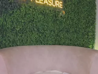 Chloe Dee's Live Sex Cam Show