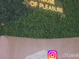 Chloe Dee's Live Sex Cam Show