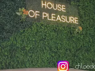 Chloe Dee's Live Sex Cam Show