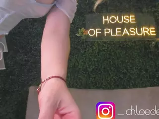 Chloe Dee's Live Sex Cam Show