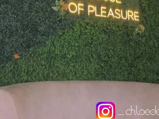 Chloe Dee's Live Sex Cam Show