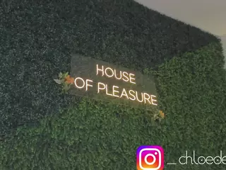Chloe Dee's Live Sex Cam Show