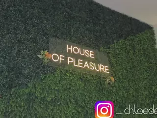 Chloe Dee's Live Sex Cam Show