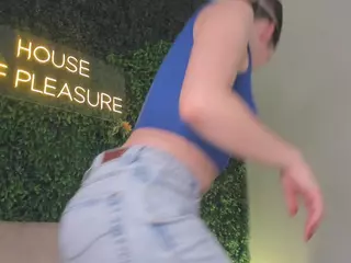 Chloe Dee's Live Sex Cam Show