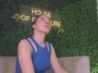 Chloe Dee's Live Sex Cam Show