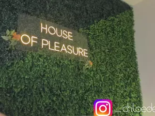 Chloe Dee's Live Sex Cam Show