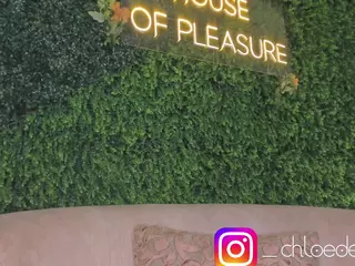 Chloe Dee's Live Sex Cam Show