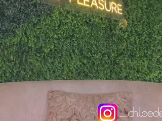 Chloe Dee's Live Sex Cam Show