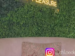 Chloe Dee's Live Sex Cam Show