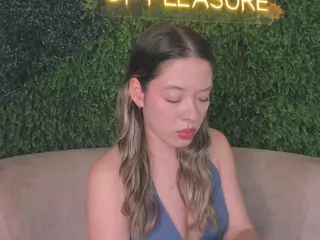 Chloe Dee's Live Sex Cam Show
