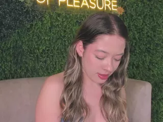 Chloe Dee's Live Sex Cam Show