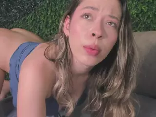 Chloe Dee's Live Sex Cam Show