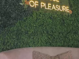 Chloe Dee's Live Sex Cam Show