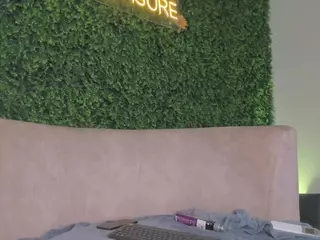 Chloe Dee's Live Sex Cam Show