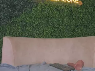 Chloe Dee's Live Sex Cam Show