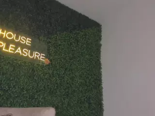 Chloe Dee's Live Sex Cam Show