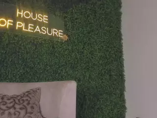 Chloe Dee's Live Sex Cam Show