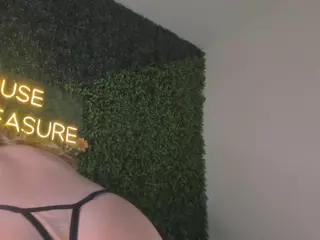 Chloe Dee's Live Sex Cam Show