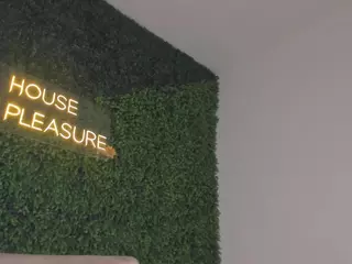 Chloe Dee's Live Sex Cam Show