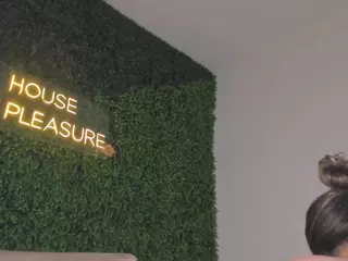 Chloe Dee's Live Sex Cam Show