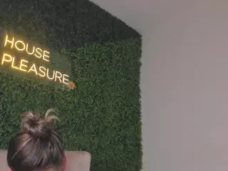 Chloe Dee's Live Sex Cam Show