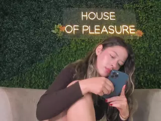 Chloe Dee's Live Sex Cam Show