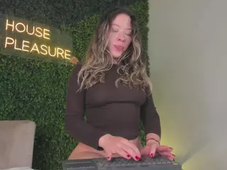 Chloe Dee's Live Sex Cam Show