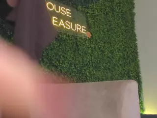 Chloe Dee's Live Sex Cam Show