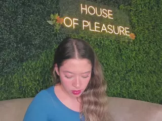Chloe Dee's Live Sex Cam Show