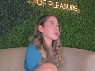 Chloe Dee's Live Sex Cam Show