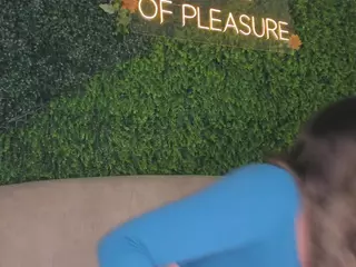 Chloe Dee's Live Sex Cam Show