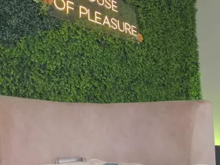 Chloe Dee's Live Sex Cam Show