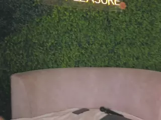 Chloe Dee's Live Sex Cam Show