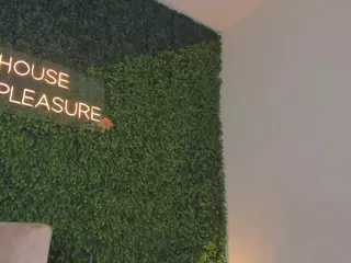 Chloe Dee's Live Sex Cam Show