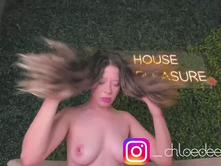 Chloe Dee's Live Sex Cam Show