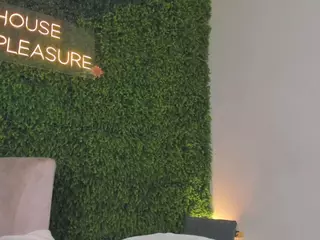 Chloe Dee's Live Sex Cam Show