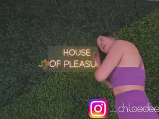Chloe Dee's Live Sex Cam Show