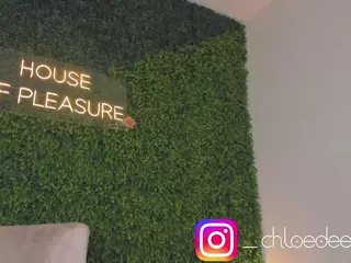 Chloe Dee's Live Sex Cam Show